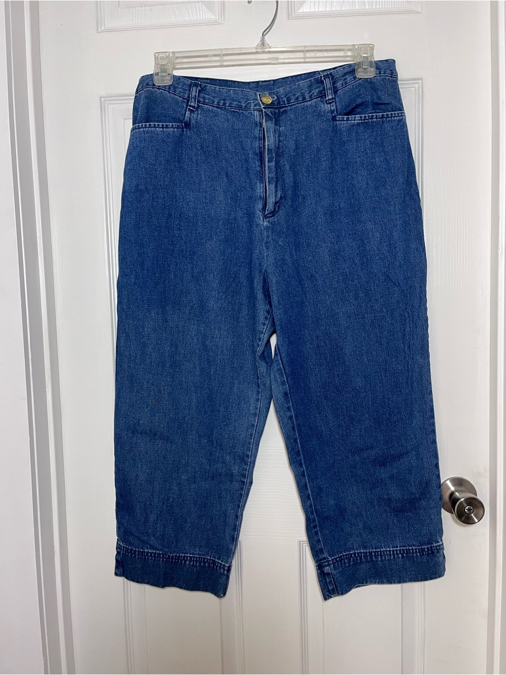 White Stag Y2K 100% Cotton Blue Denim Capris with White Label